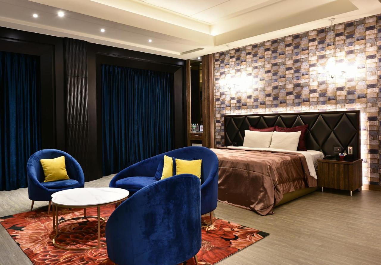 Venice Motel Taichung Exterior foto