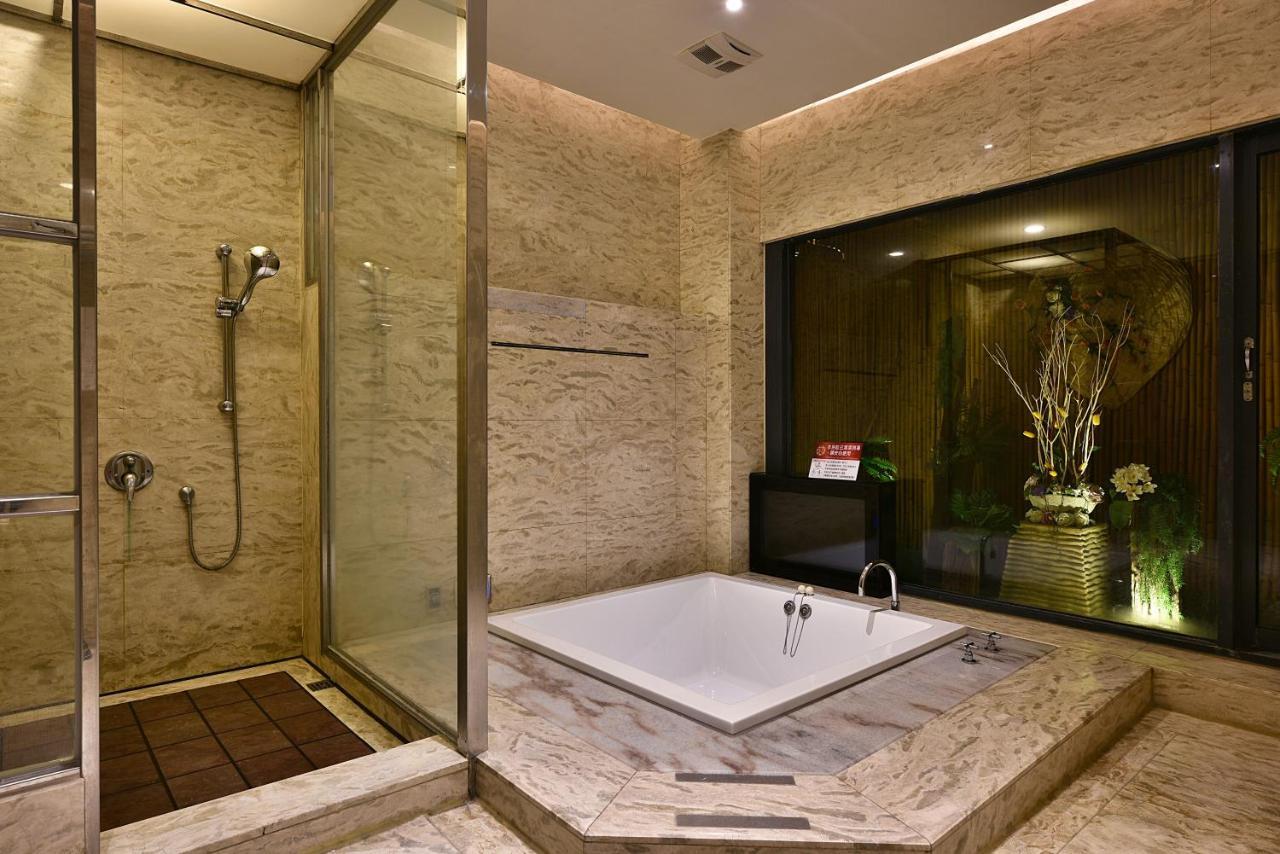 Venice Motel Taichung Exterior foto