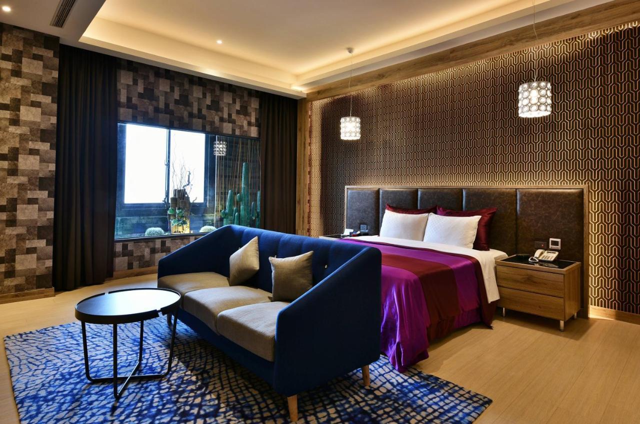 Venice Motel Taichung Exterior foto