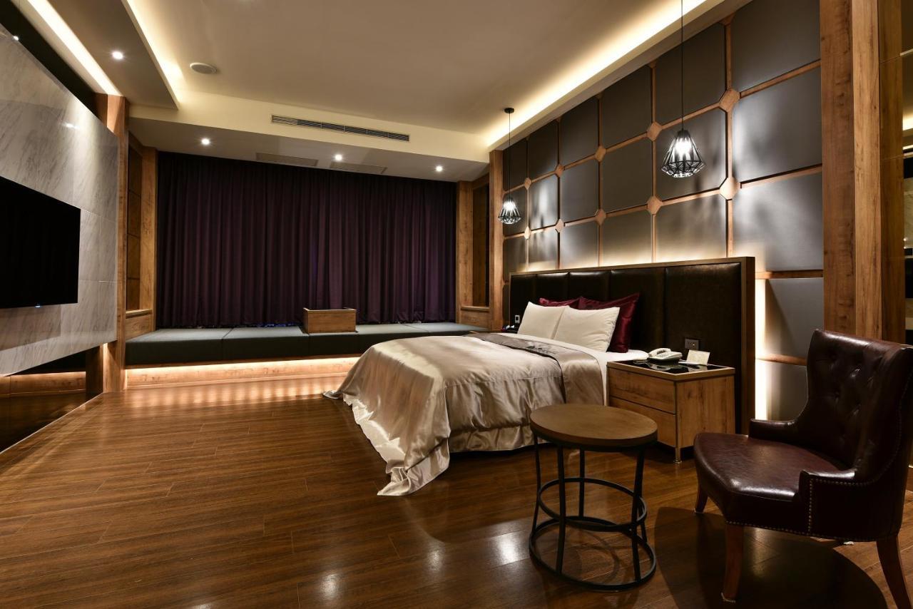 Venice Motel Taichung Exterior foto