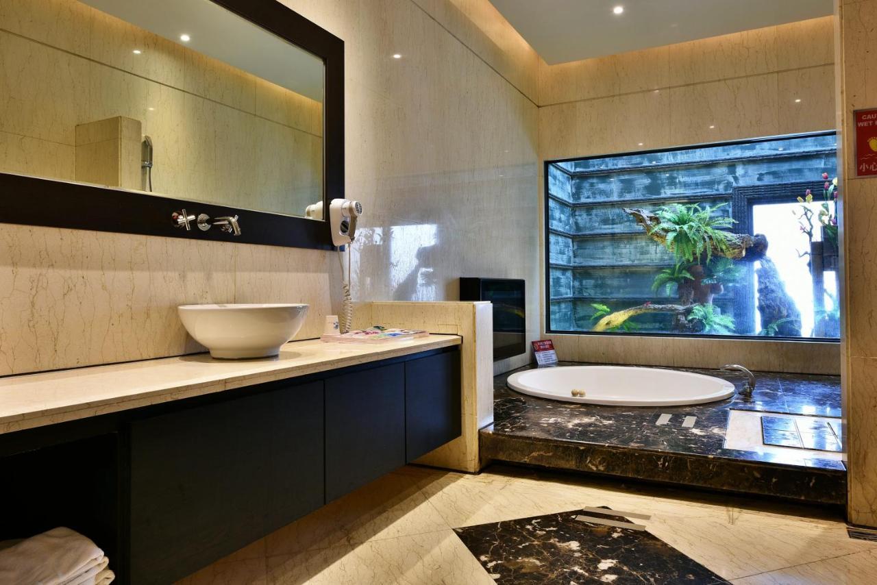Venice Motel Taichung Exterior foto