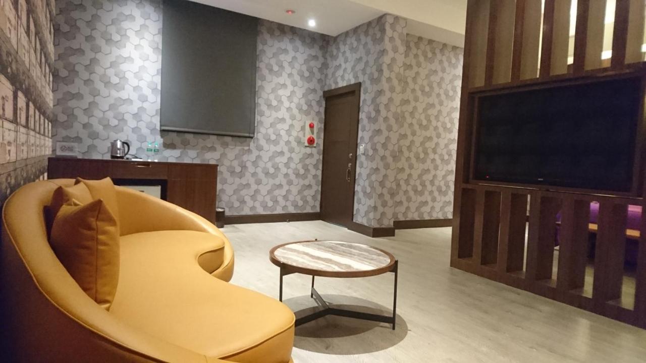 Venice Motel Taichung Exterior foto