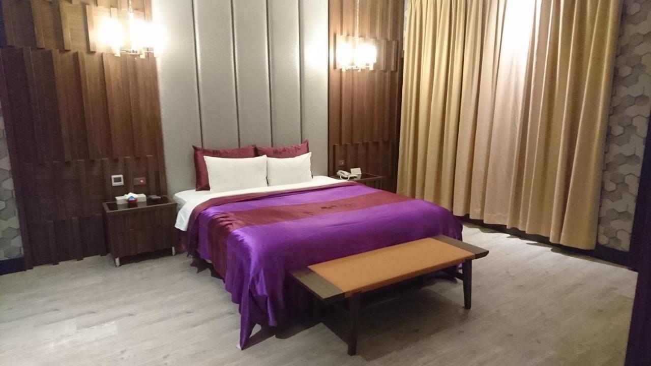 Venice Motel Taichung Exterior foto