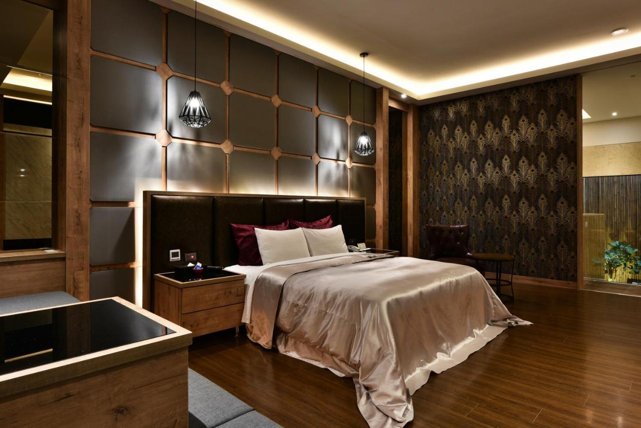 Venice Motel Taichung Exterior foto